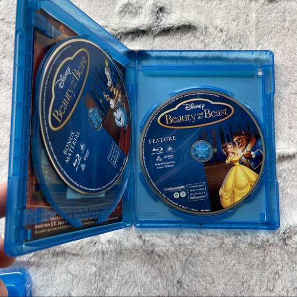 Disney Blue-ray disc Collection 6 of them for a good price. - Picture 8 of 14